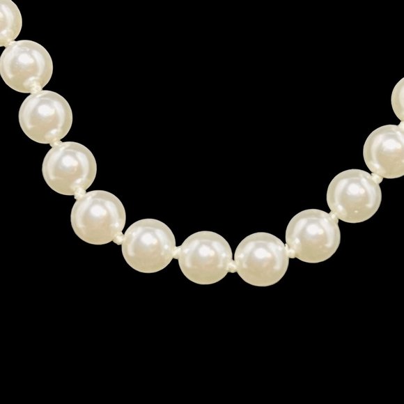 Vintage Faux Pearl Necklace (4858) - Picture 3 of 5
